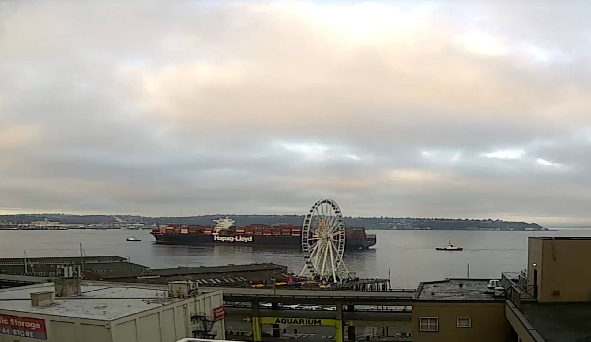 Seattle Waterfront Webcam SWW Hapaq-Lloyd Cargo Ship and Tug Boat 08 04 2018